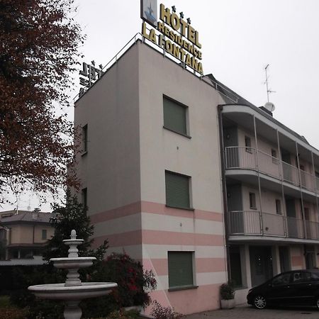 Hotel Residence La Fontana Mariano Comense Eksteriør billede