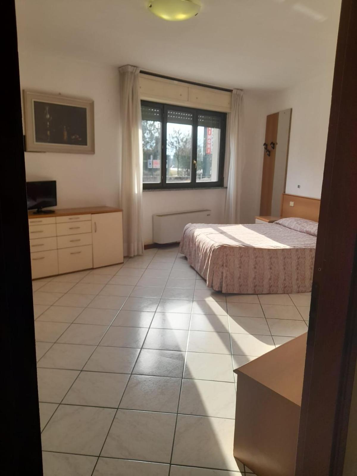 Hotel Residence La Fontana Mariano Comense Eksteriør billede