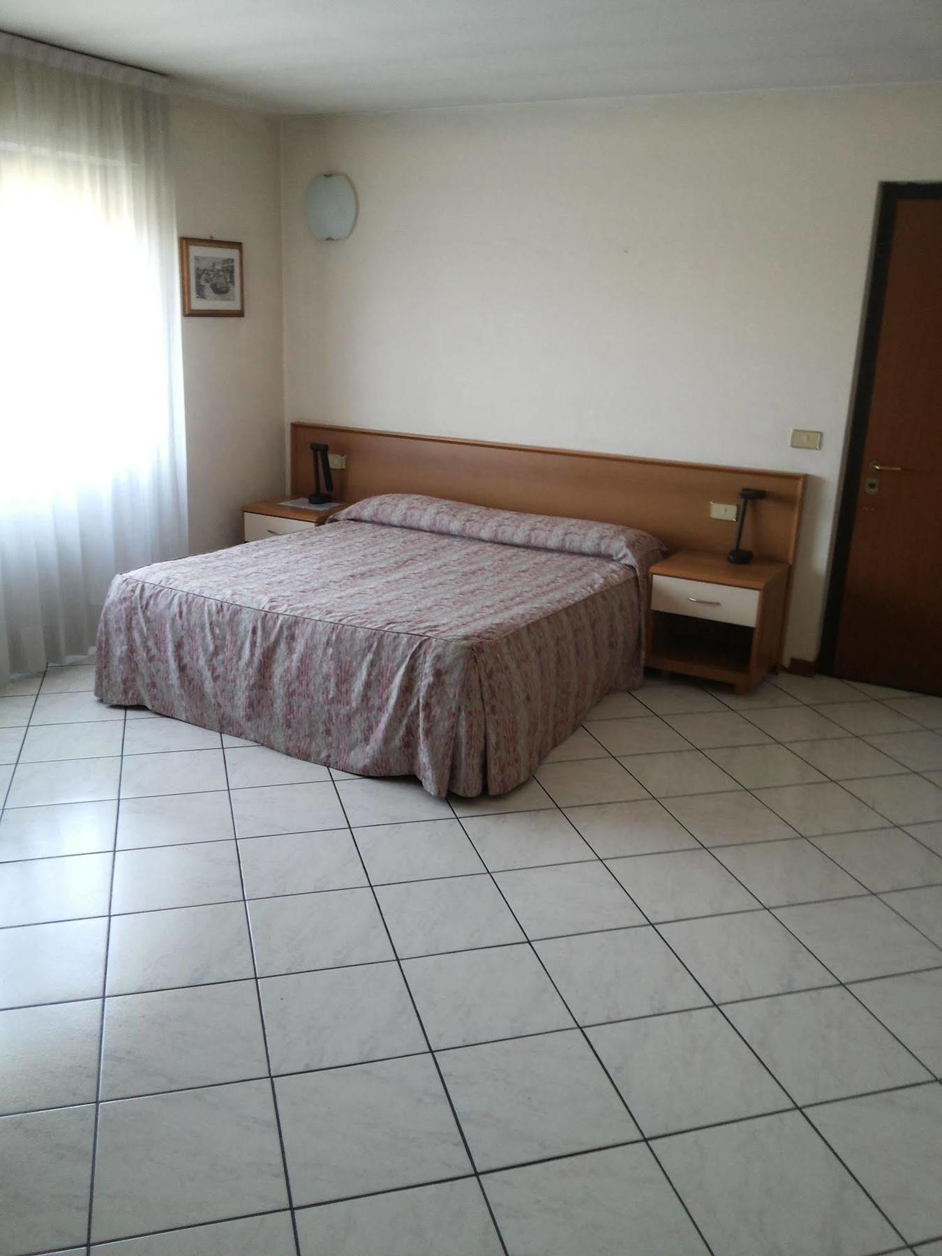 Hotel Residence La Fontana Mariano Comense Eksteriør billede